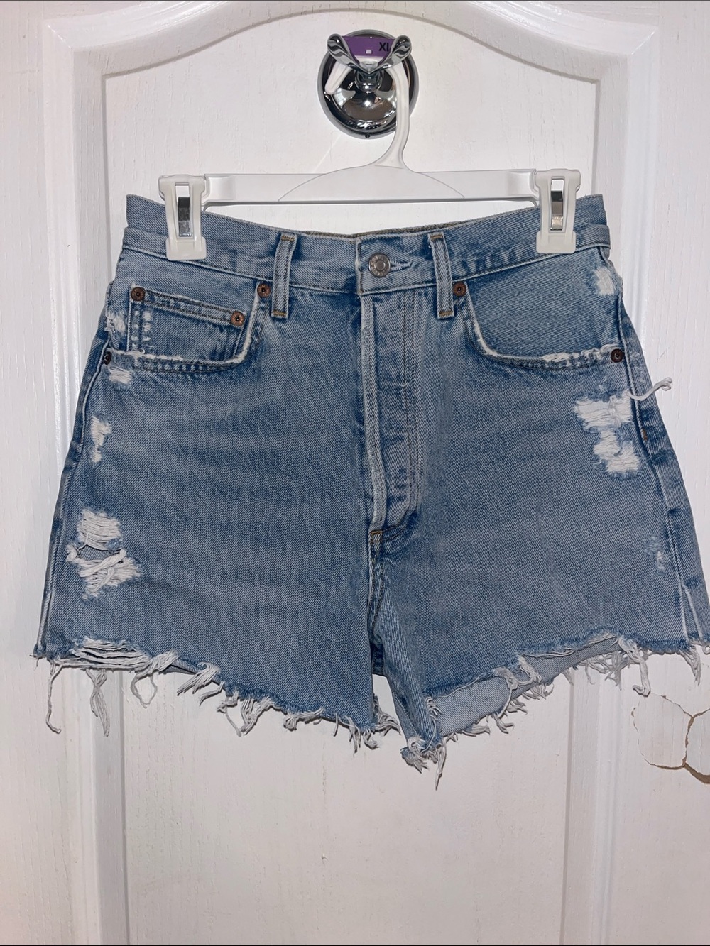 AGOLDE Parker distressed denim cut-off shorts a classic light wash & a buttonfly